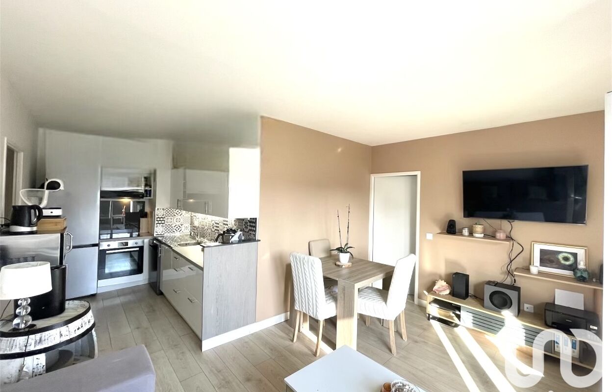 appartement 3 pièces 51 m2 à vendre à Corbeil-Essonnes (91100)