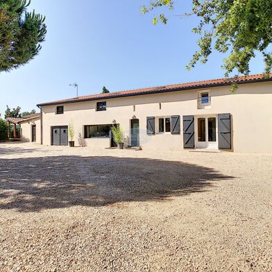 Maison 5 pièces 1400 €