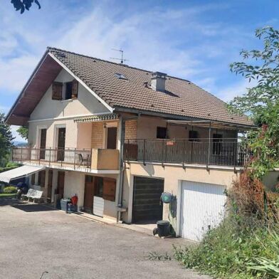 Maison 7 pièces 215 m²