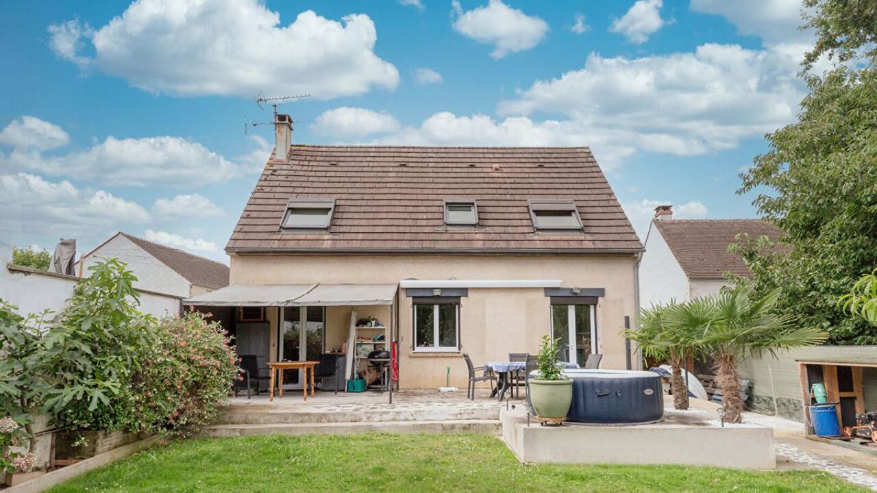 maison 6 pièces 123 m2 à vendre à Fontenay-Trésigny (77610)