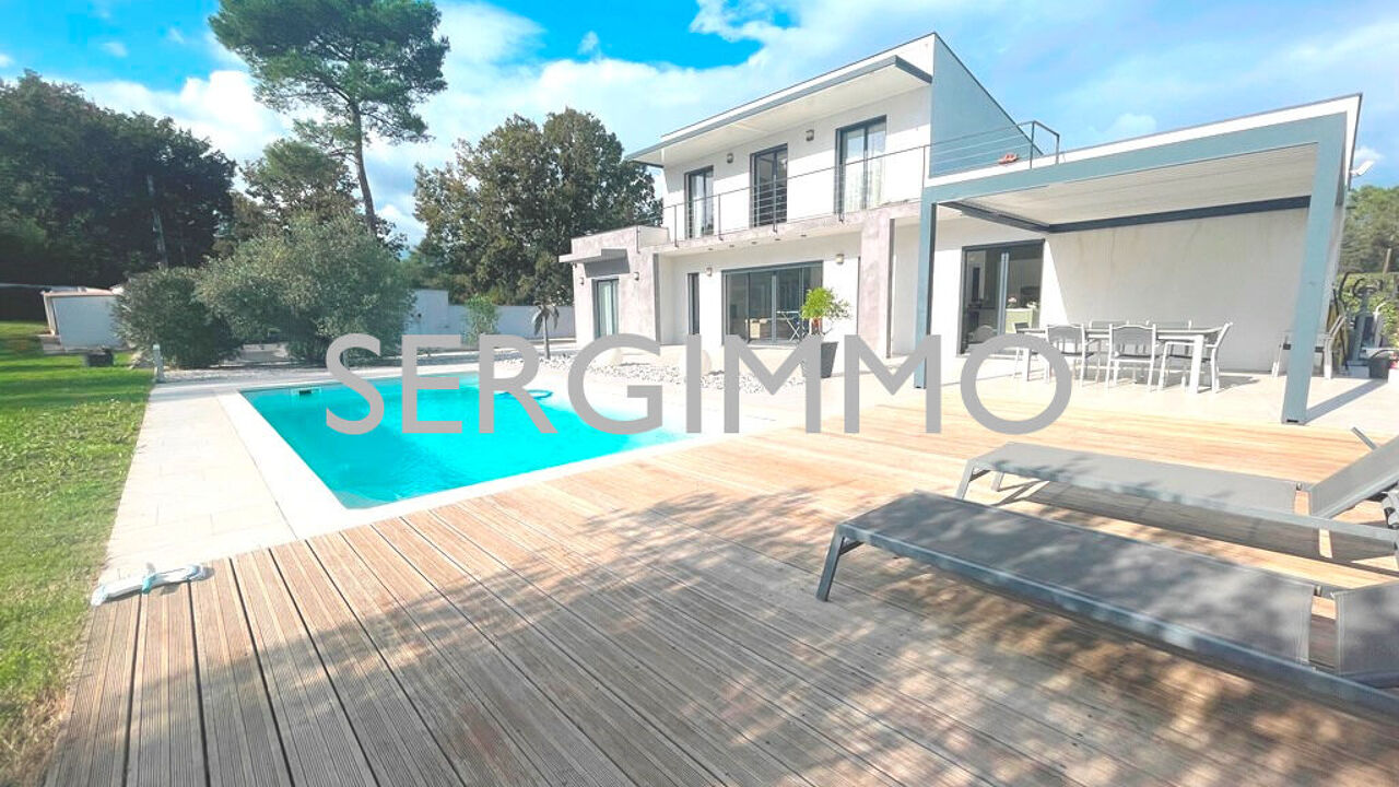 maison 5 pièces 157 m2 à vendre à Montauroux (83440)