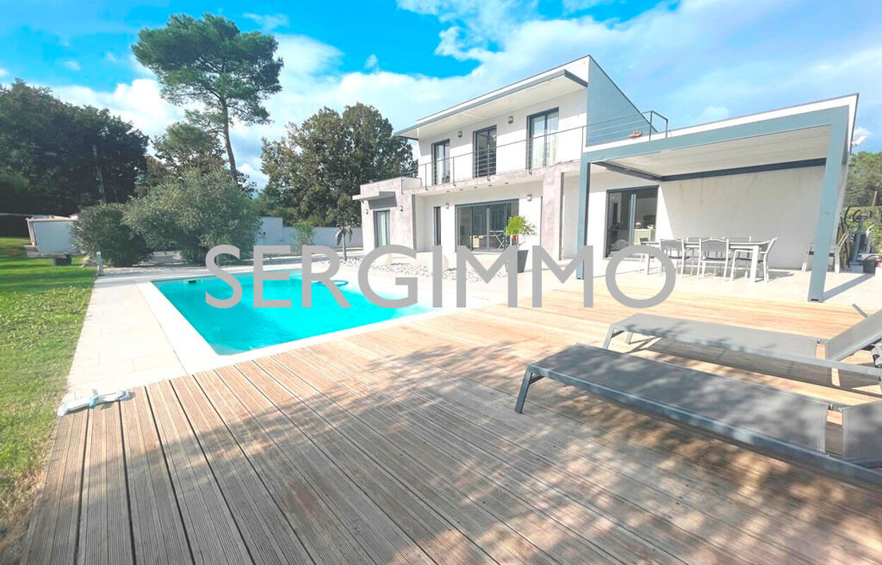 maison 5 pièces 157 m2 à vendre à Montauroux (83440)