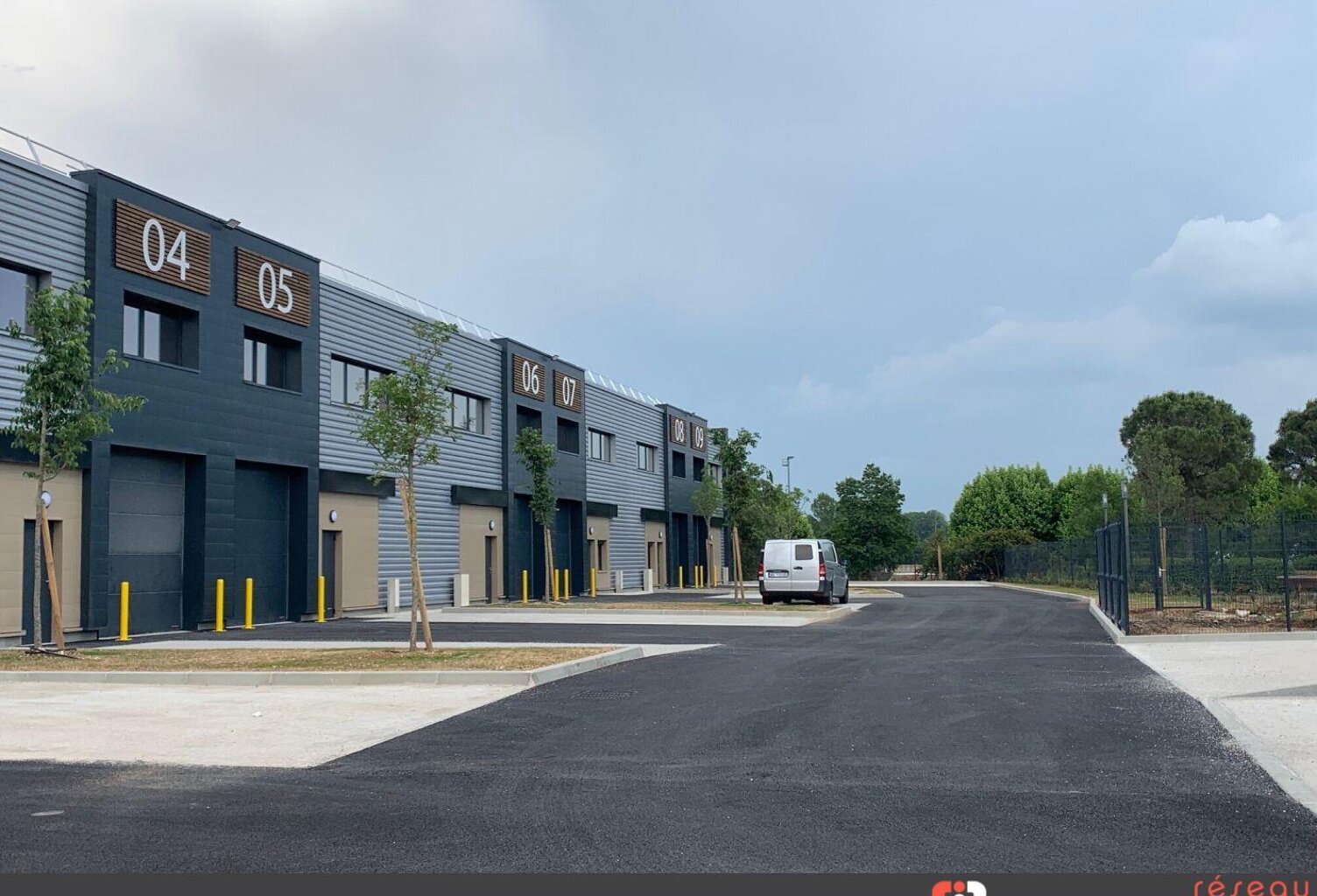 Local commercial Entrepot — photo 1