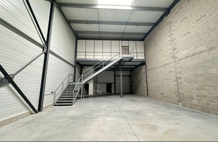 Local commercial ENTREPOT — photo 2