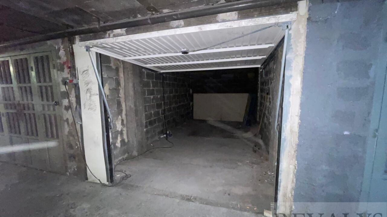 garage  pièces  m2 à vendre à Nice (06300)