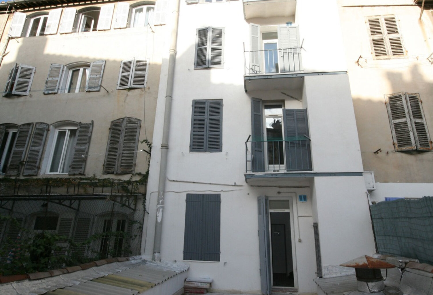 Marseille 1er - Libération / Les Réformés - IMMEUBLE INVESTIS... — photo 1