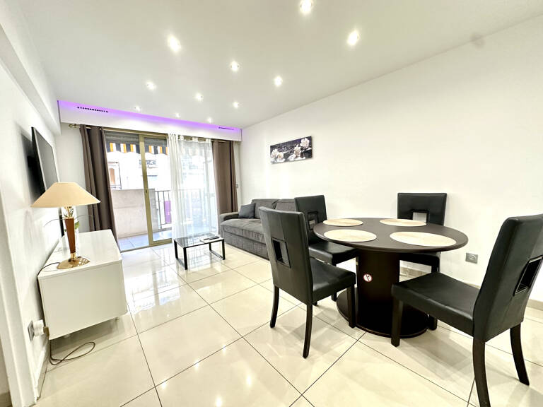 CANNES CENTRE T2 DE 58M2 AVEC TERRASSE 13M2   90M DE LA MER — photo 1
