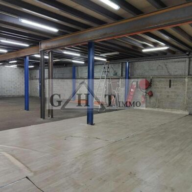 Local industriel 1000 m²