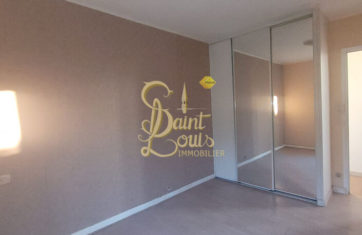 MAISON ANCIENNE DE PLAIN PIED DE 90 M2 ENVIRION - DEPENDANCE — photo 5