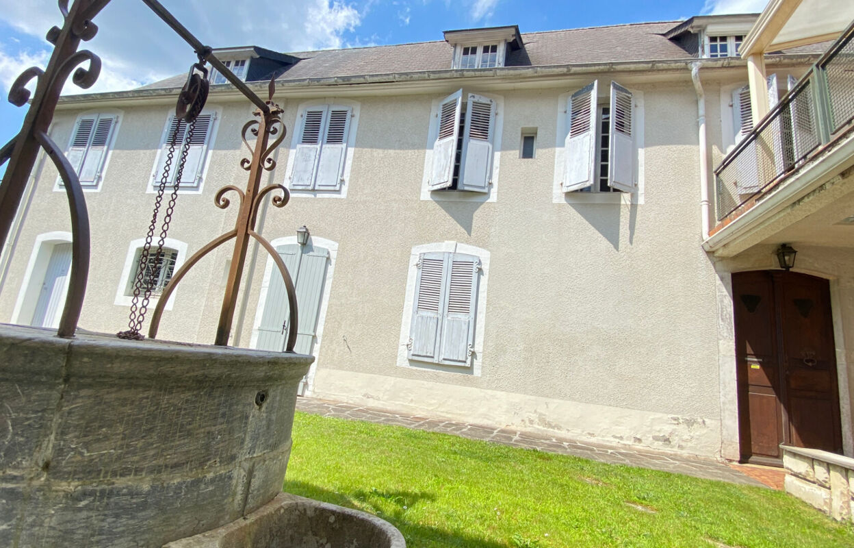 maison 9 pièces 285 m2 à vendre à Nay (64800)