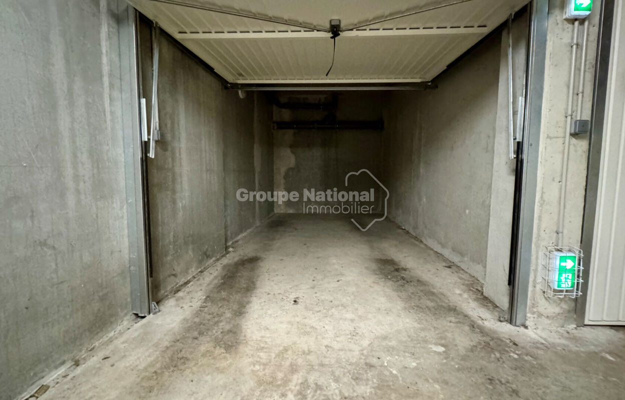 garage  pièces 13 m2 à vendre à Nîmes (30000)