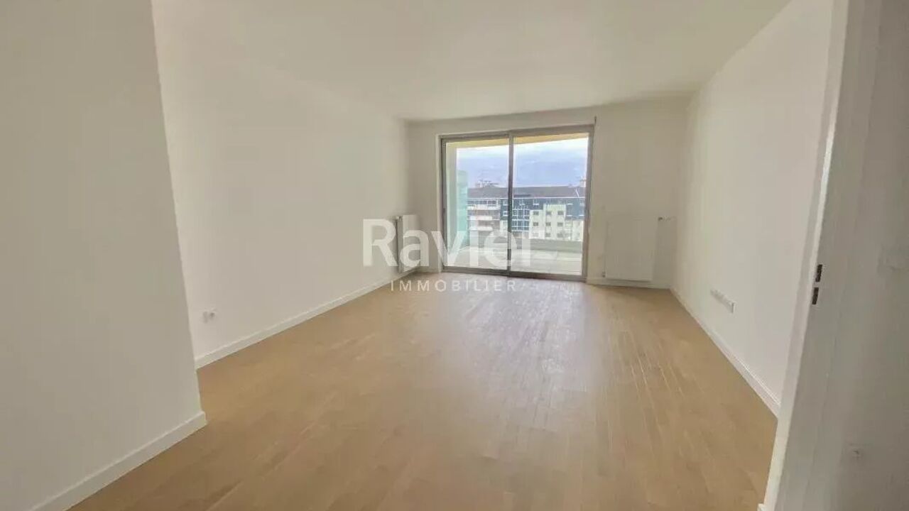 appartement 4 pièces 85 m2 à louer à Suresnes (92150)