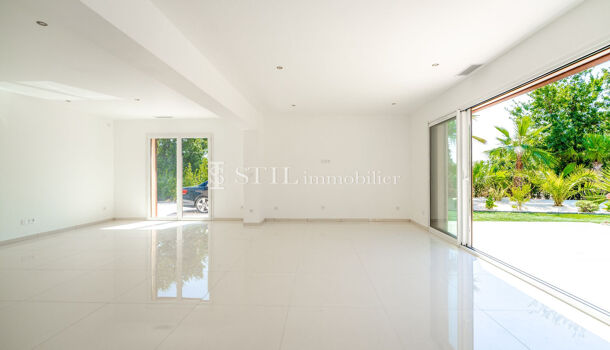 Villa / Maison 6 pièces  à vendre Plan-de-la-Tour (Le) 83120