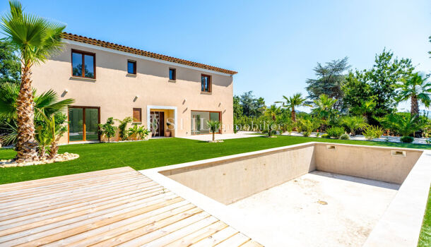 Villa / Maison 6 pièces  à vendre Plan-de-la-Tour (Le) 83120