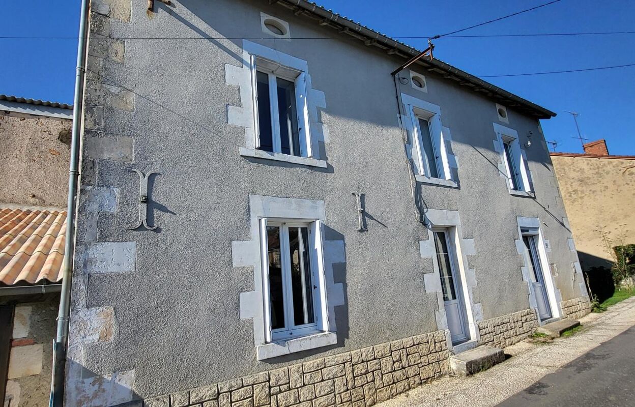 maison 5 pièces 115 m2 à vendre à La Puye (86260)