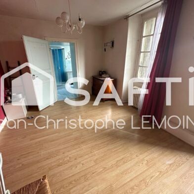 Immeuble  79900 €