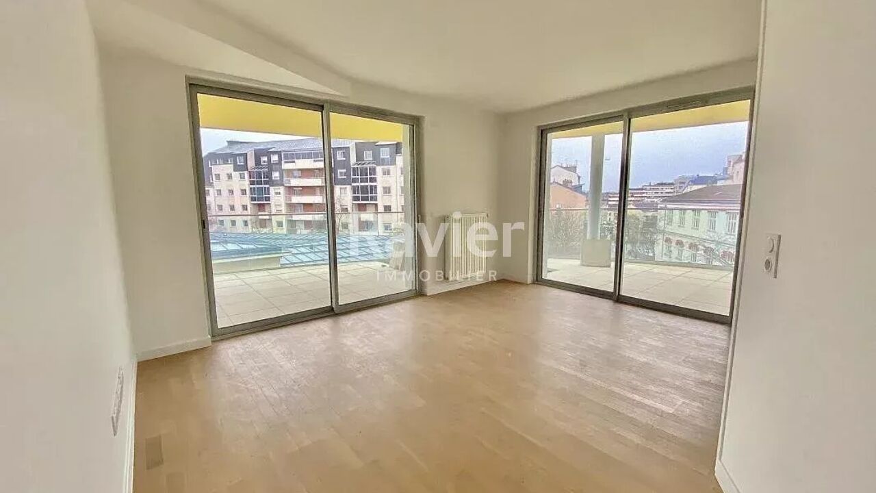 appartement 4 pièces 76 m2 à louer à Suresnes (92150)