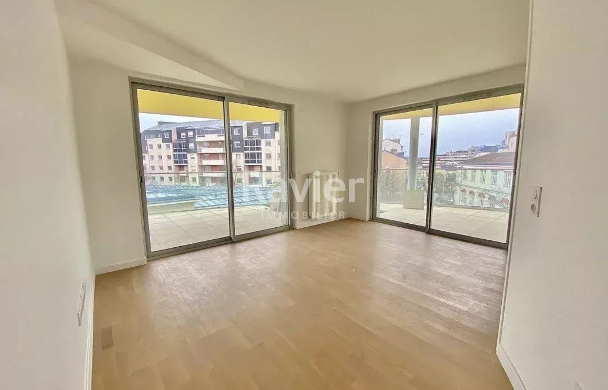 appartement 4 pièces 76 m2 à louer à Suresnes (92150)