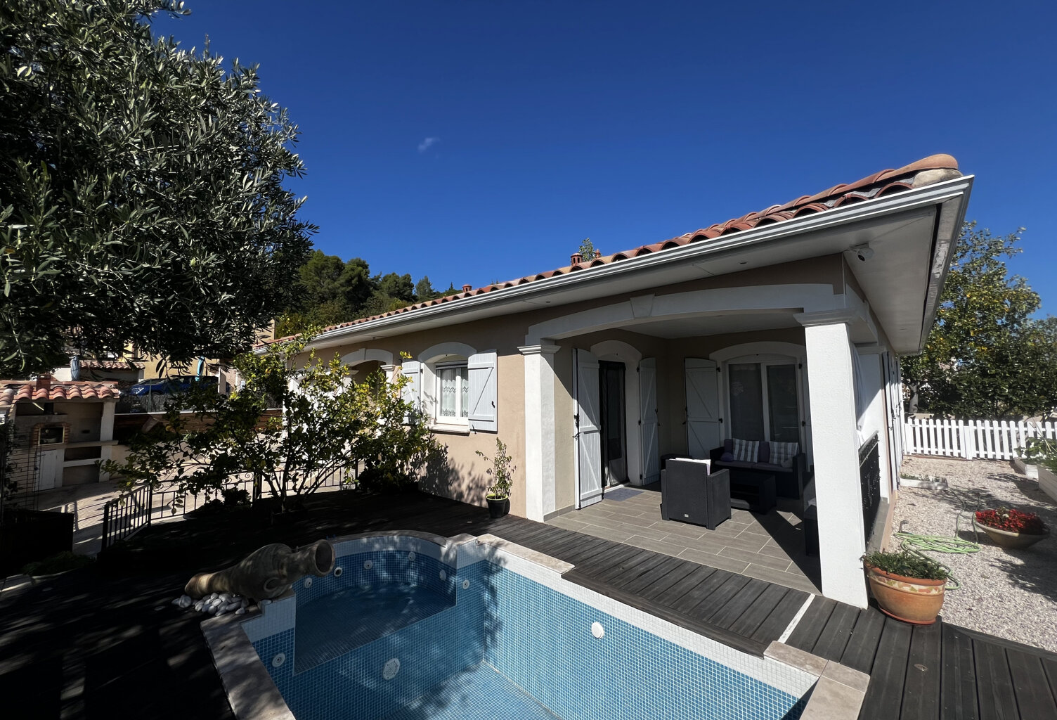 Villa avec piscine — photo 1