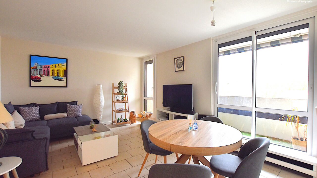 appartement 5 pièces 94 m2 à vendre à Élancourt (78990)