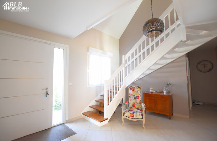 78310 - MAUREPAS - Maison familiale de 226,26 m2 à vendre — photo 2