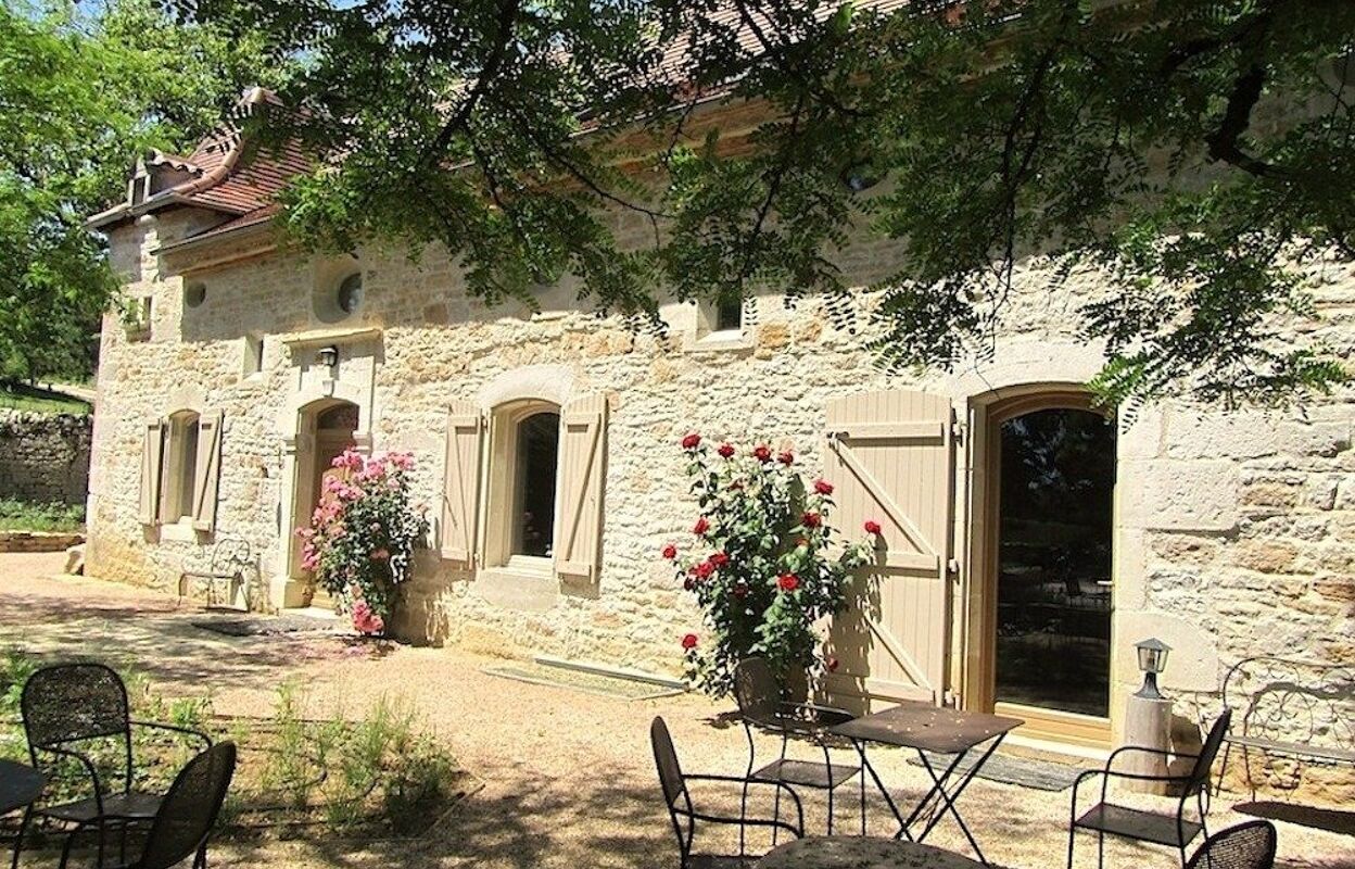 maison 16 pièces 520 m2 à vendre à Figeac (46100)