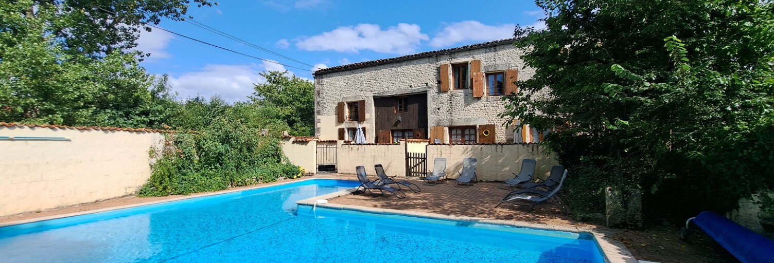 Maison 22 Pièces 500 m² à vendre à Saint-Pierre-de-Juillers (17400)