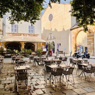 Commerce  180000 €