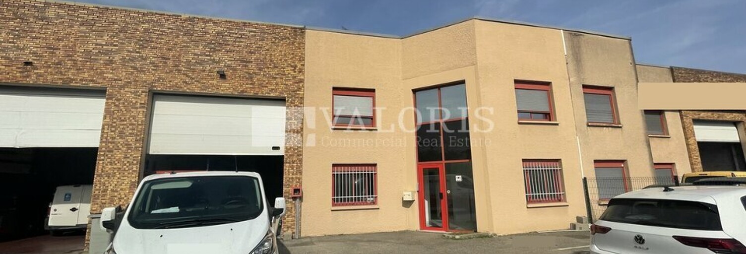 Commerce  715 m² à louer à Vénissieux (69200)