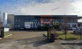 Commerce  1535 m² à louer à Saint-Priest (69800)