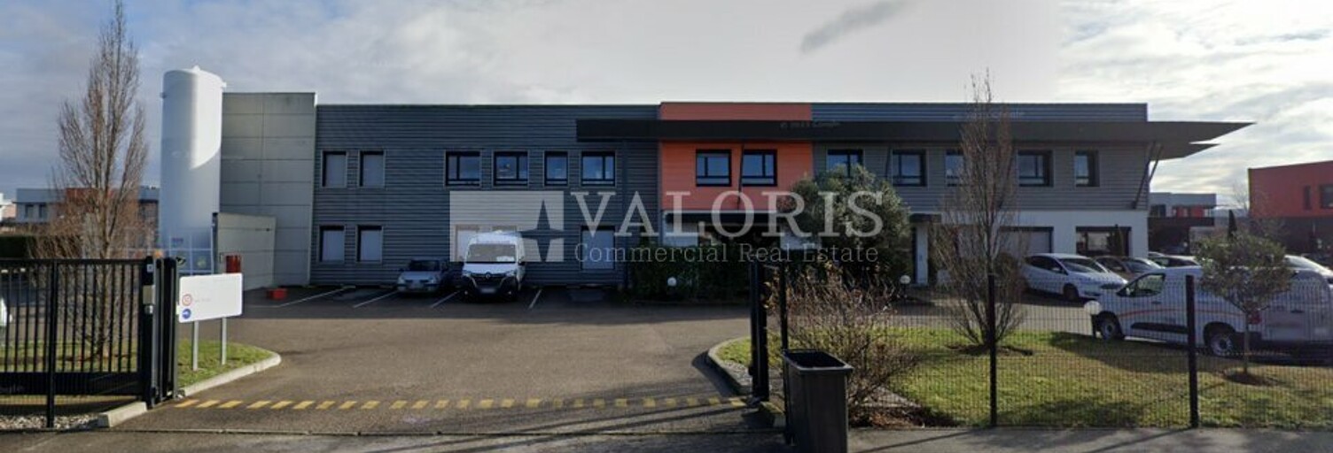 Commerce  1535 m² à louer à Saint-Priest (69800)