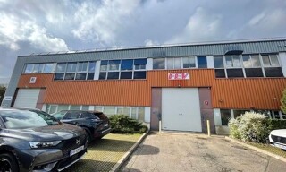 Bureau  1724 m² à louer à Trappes (78190)