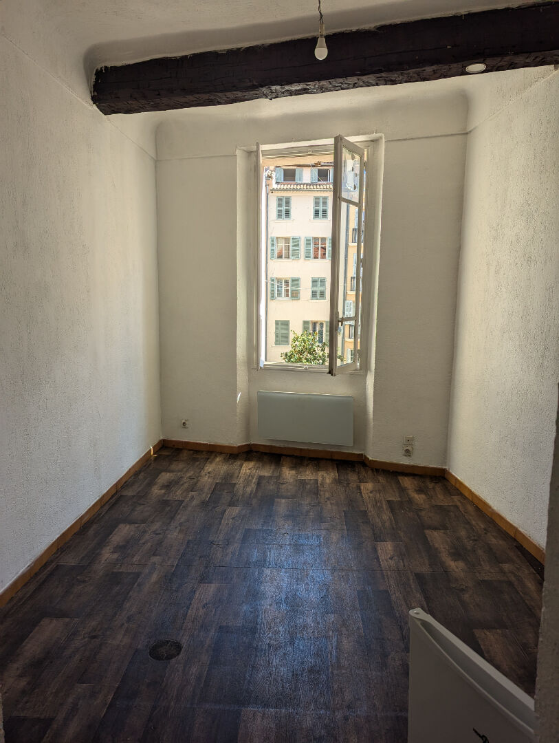 Appartement 1 pièces  à louer Toulon 83000