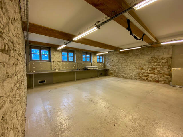Mûrs à vendre libre — photo du bien