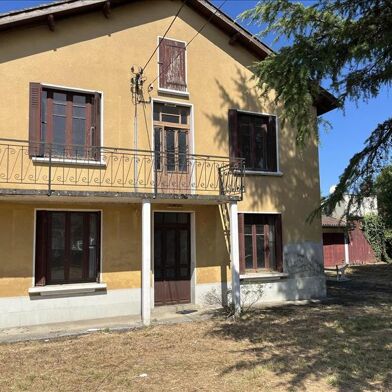 Immeuble  113900 €