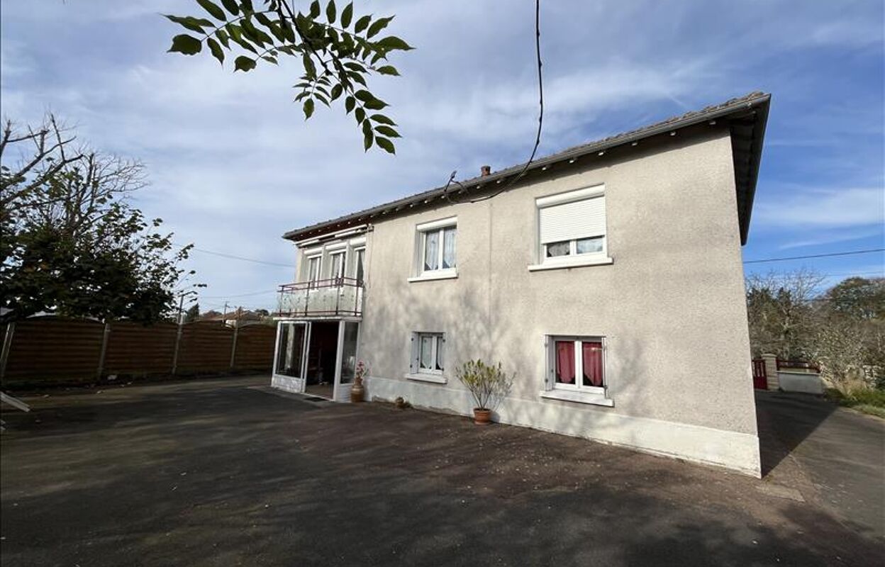 maison 5 pièces 115 m2 à vendre à Rochechouart (87600)