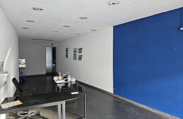 Local commercial — photo 2