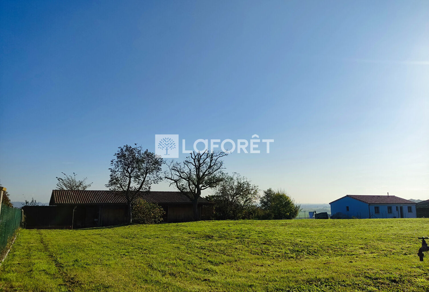 Terrain constructible de 699m2 — photo 1