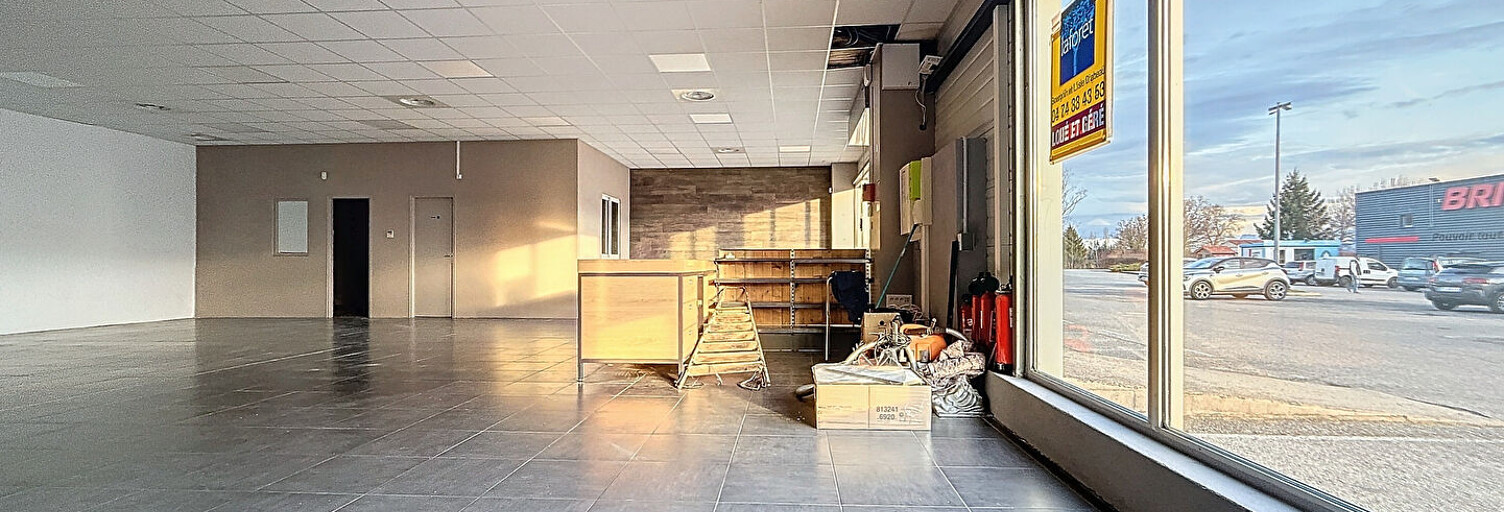 Commerce  163 m² à louer à La Côte-Saint-André (38260)