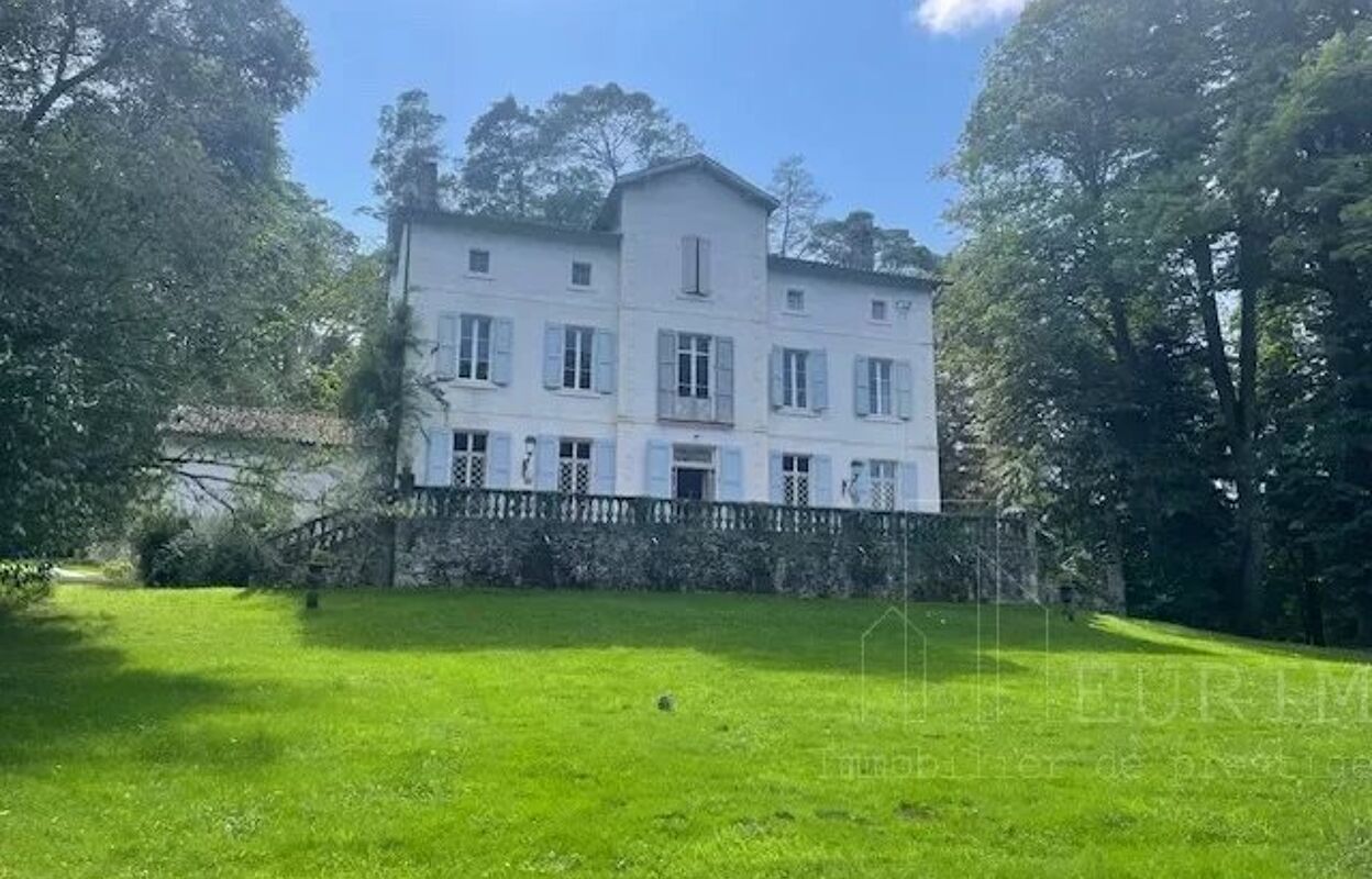 maison 7 pièces 436 m2 à vendre à Sainte-Croix-Volvestre (09230)