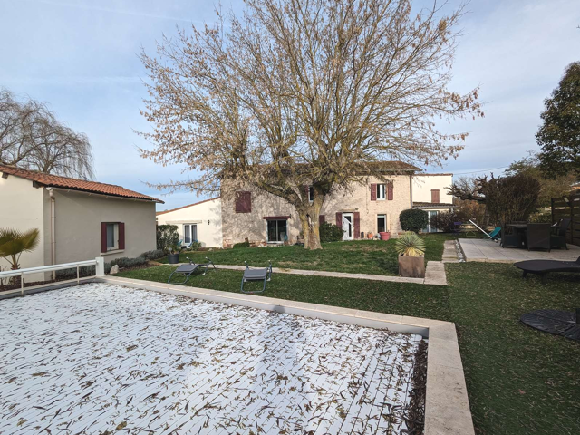 Maison 8 pièces 236 m² à Cadalen — photo du bien