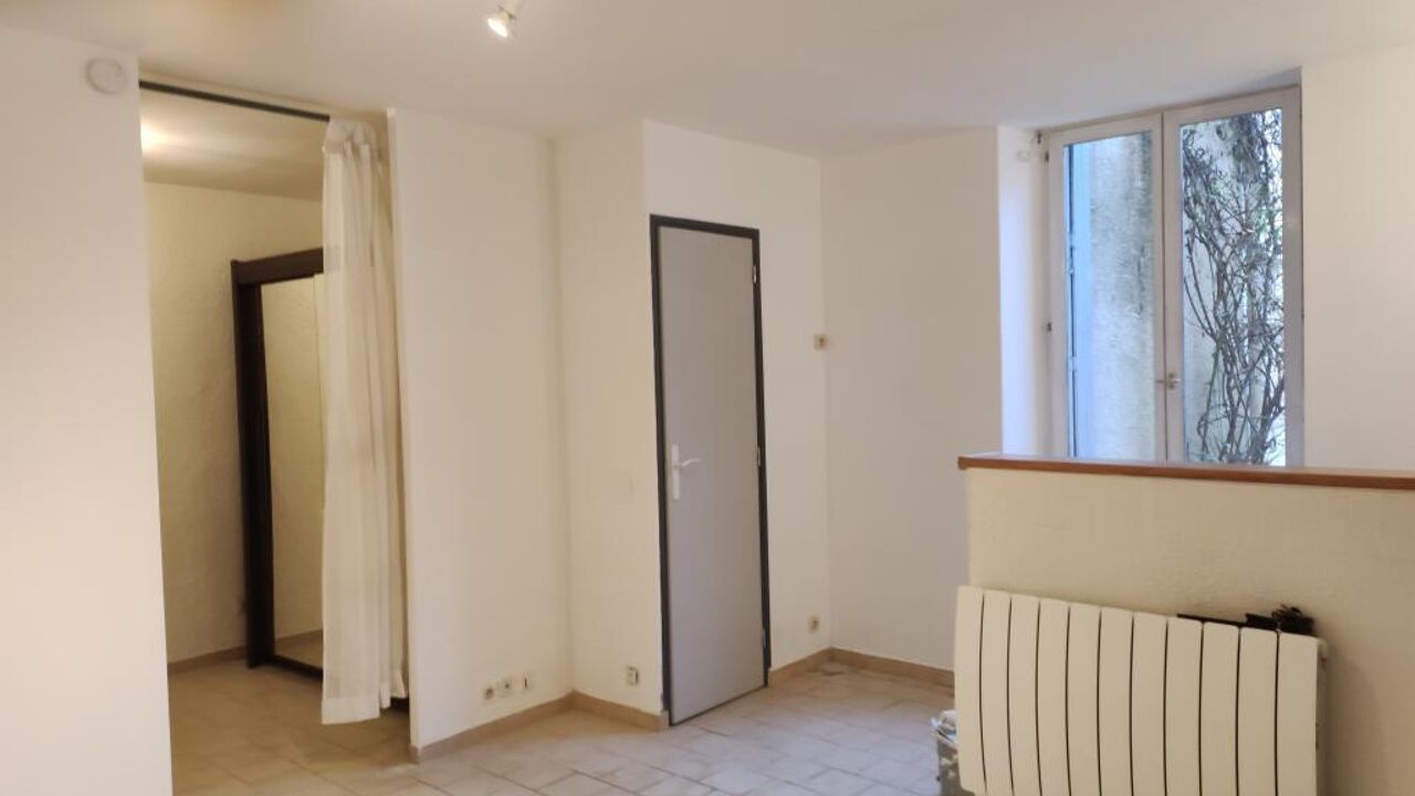 appartement 2 pièces 26 m2 à louer à Nîmes (30000)