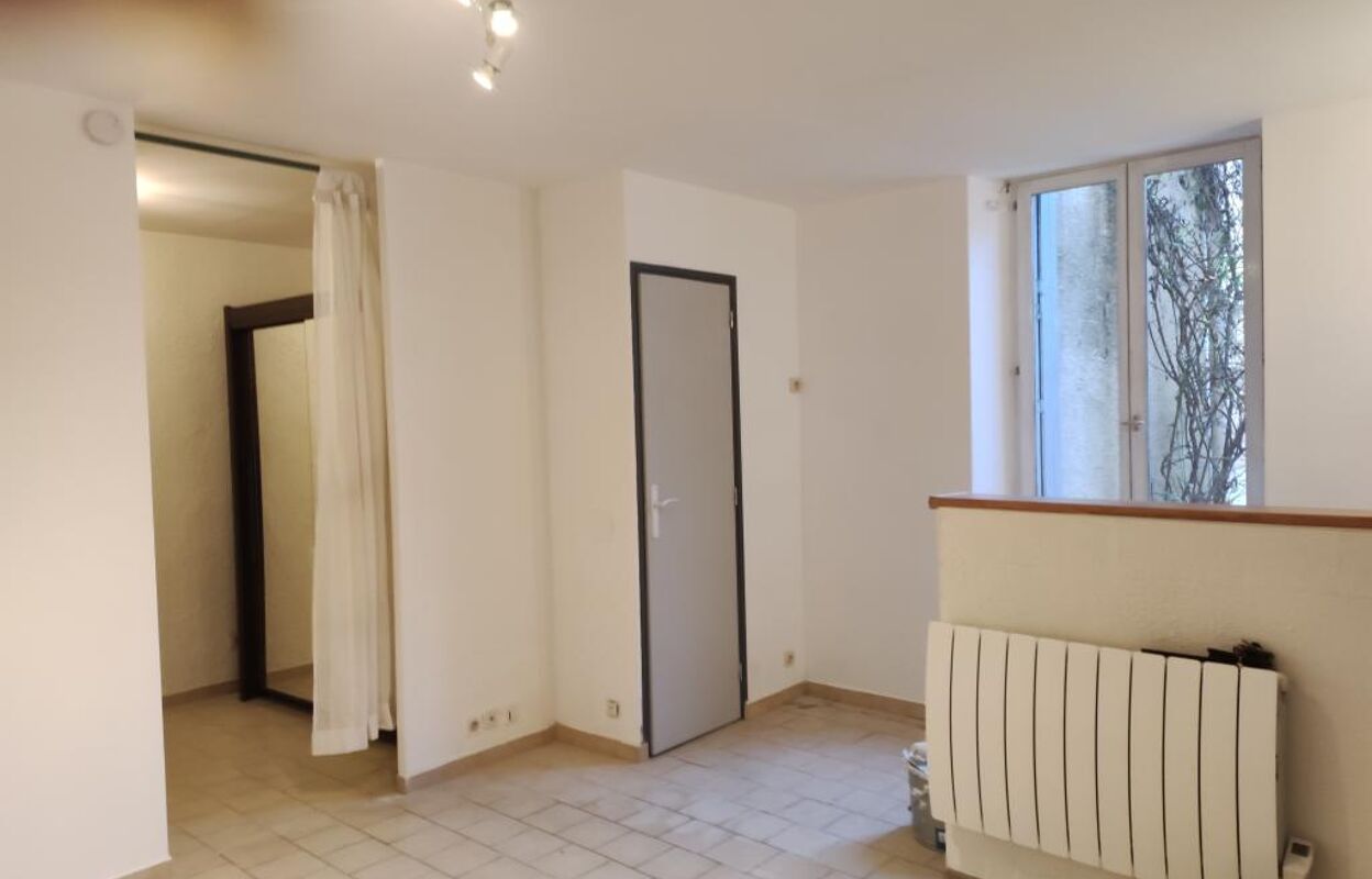 appartement 2 pièces 26 m2 à louer à Nîmes (30000)