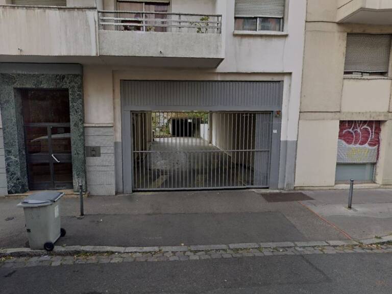 Parking — photo 1