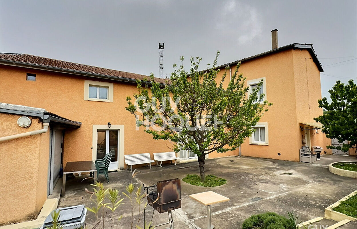 maison 12 pièces 260 m2 à vendre à Feyzin (69320)