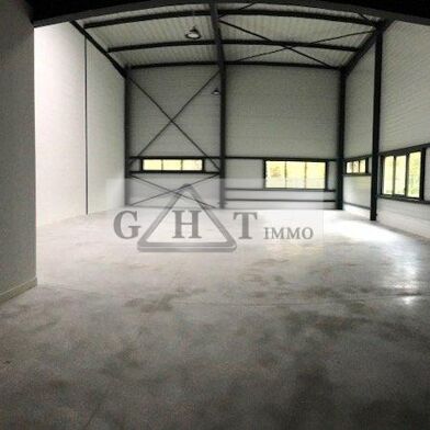 Local industriel 278 m²