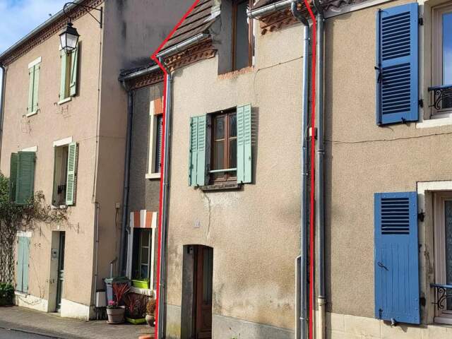 Petite maison à vendre dans le centre de Magnac Laval — photo du bien