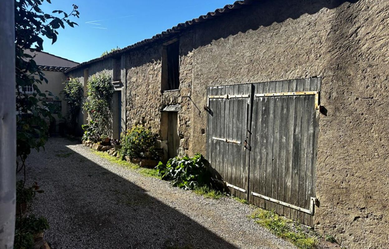 garage  pièces 16 m2 à vendre à Le Muy (83490)