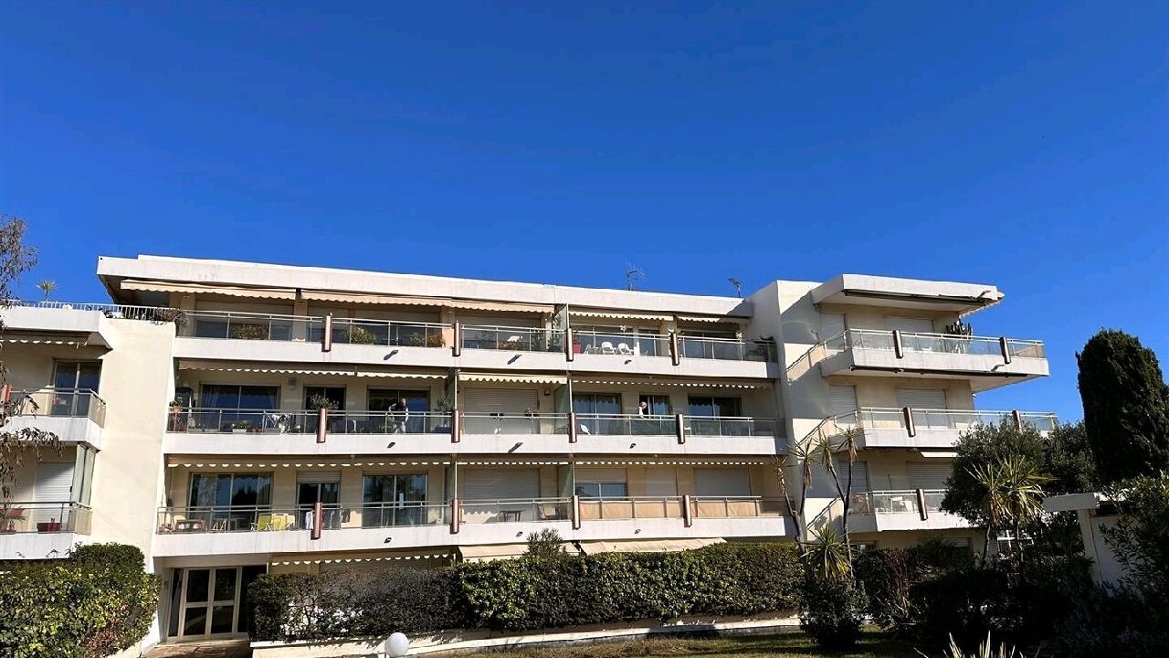 appartement 3 pièces 87 m2 à vendre à Saint-Laurent-du-Var (06700)