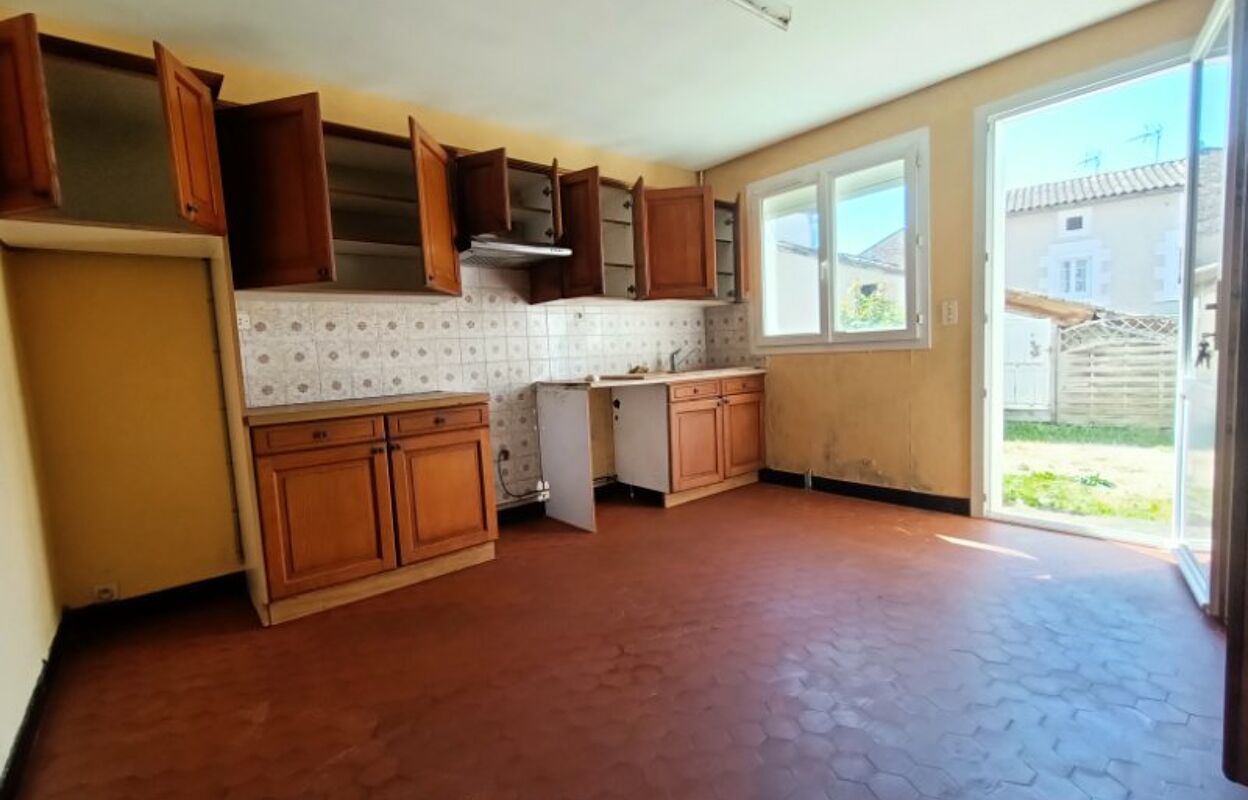 maison 5 pièces 112 m2 à vendre à Civaux (86320)